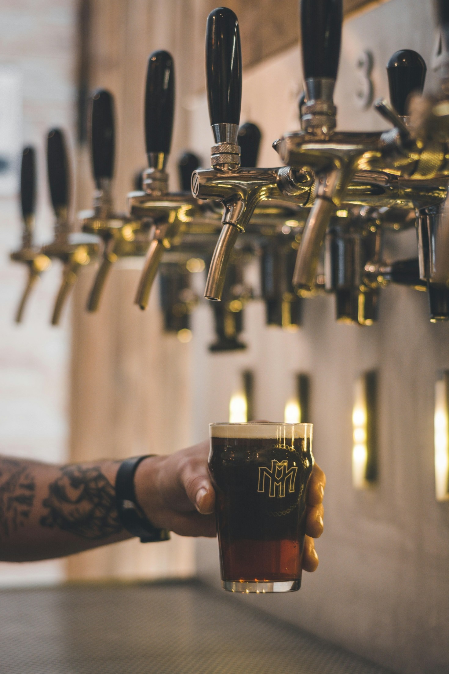 Come la birra artigianale celebra il convivio
